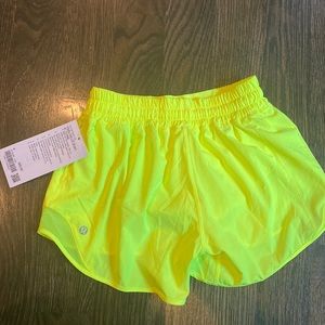 Lululemon Hotty Hot short 4”